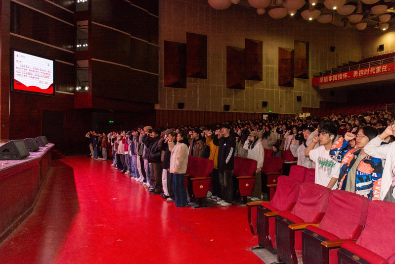 表彰先进树榜样，诚信应考护平安...